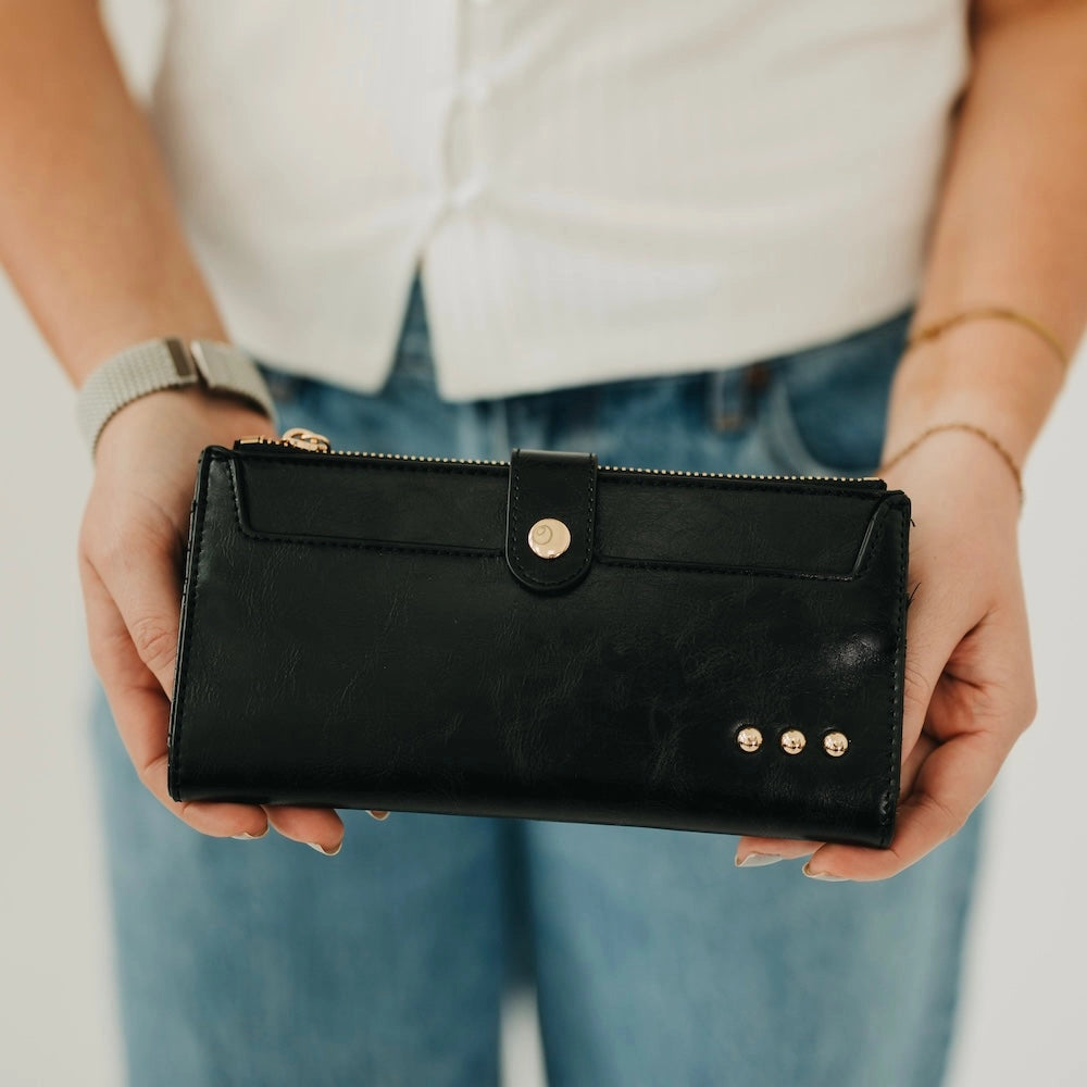 Essentials Carry All Wallet