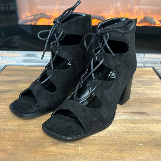 Wally Suede Heel