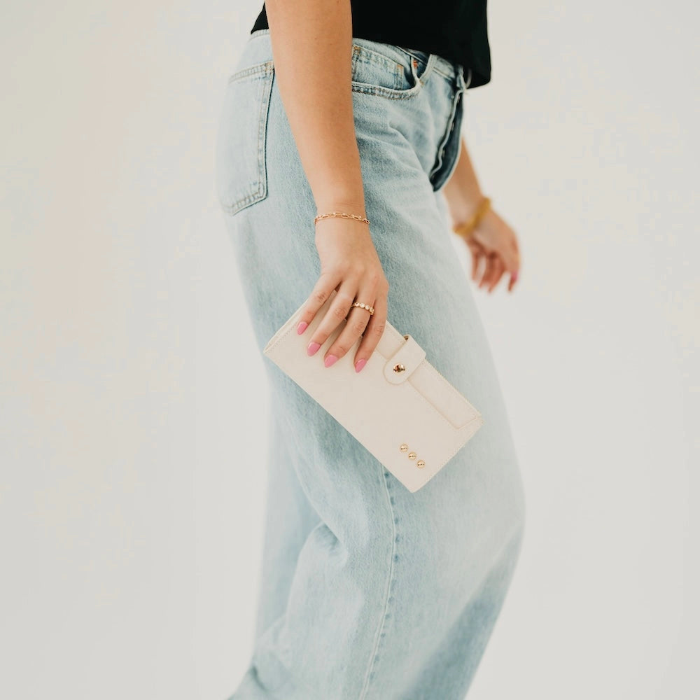 Essentials Carry All Wallet