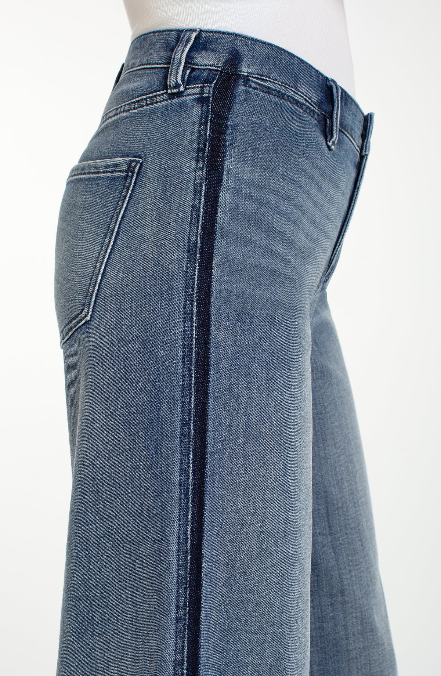Super Stride Wide Leg w/ Shadow Cuff